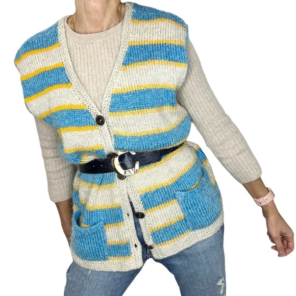 Vintage hand knit boxy beige yellow blue stripe sweater vest - Picture 3 of 10